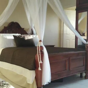  Apartment Stylish Ac, Balcony, Parking, Pool Jamaica